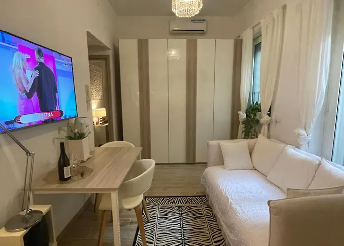 Bilocale Socrates Rom