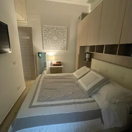 Bilocale Socrates * ローマ