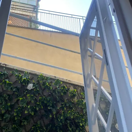 アパート Bilocale Socrates